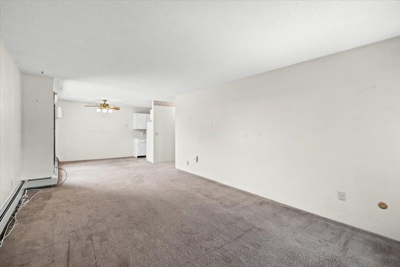 3421 Kent St #601, Shoreview, MN 55126
