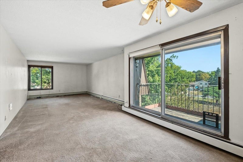 3421 Kent St #601, Shoreview, MN 55126