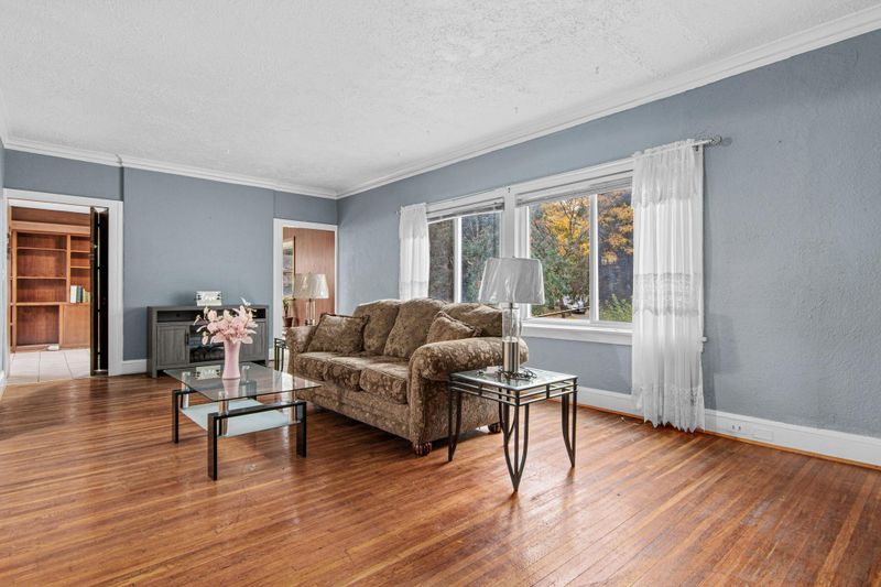 1206 Russell Ave N, Minneapolis, MN 55411