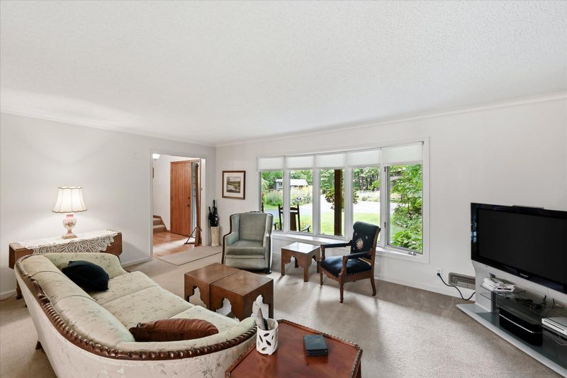 5665 Star Cir, Shorewood, MN 55331