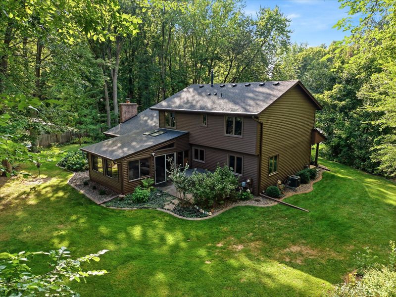 5665 Star Cir, Shorewood, MN 55331
