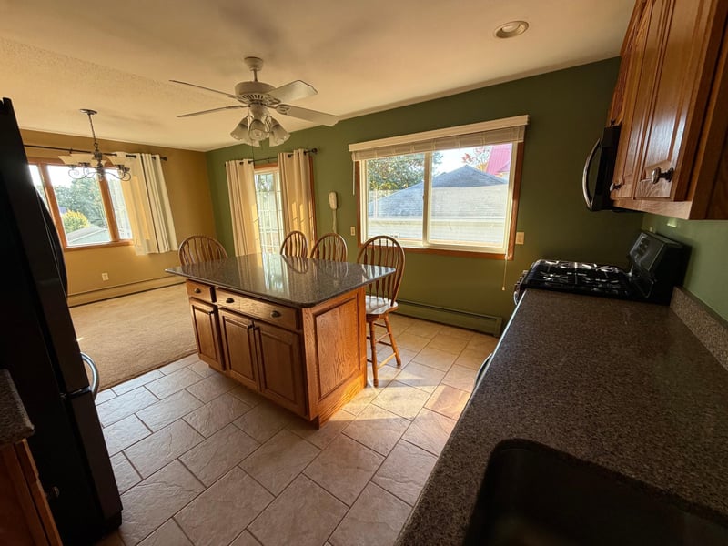 109 Oak St S, Mabel, MN 55954