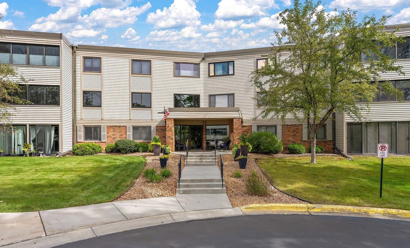 10540 43rd Ave N #203, Plymouth, MN 55442