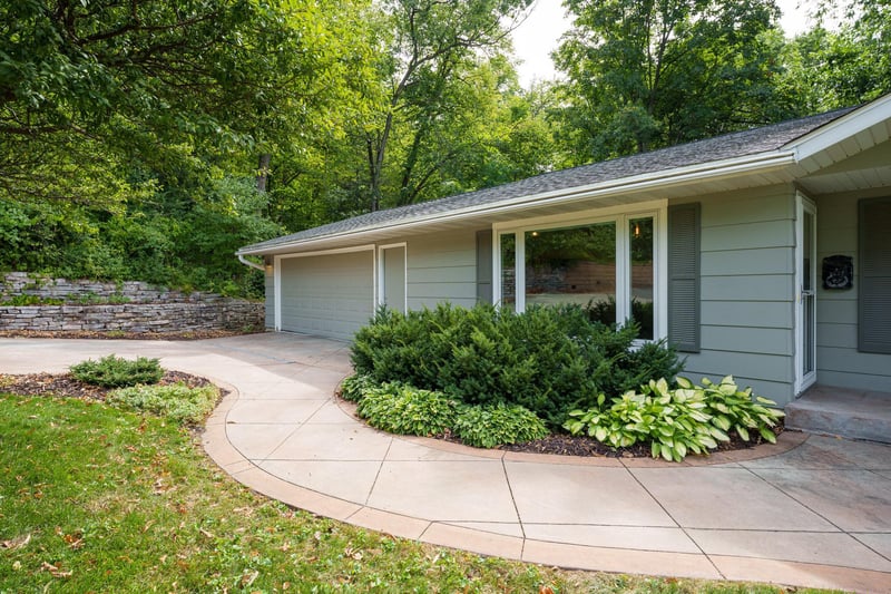 111 W Colvill St, Cannon Falls, MN 55009