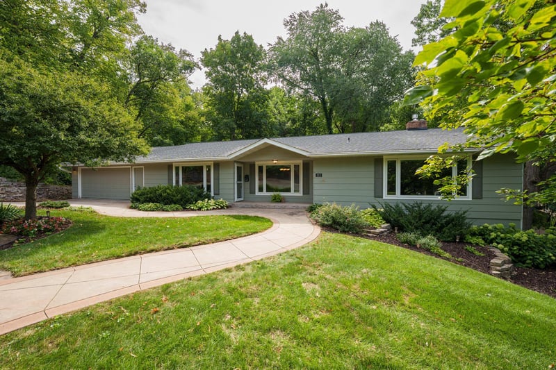 111 W Colvill St, Cannon Falls, MN 55009