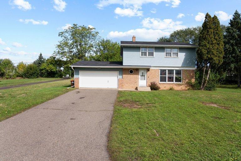 395 Kingston Ave, Maplewood, MN 55117