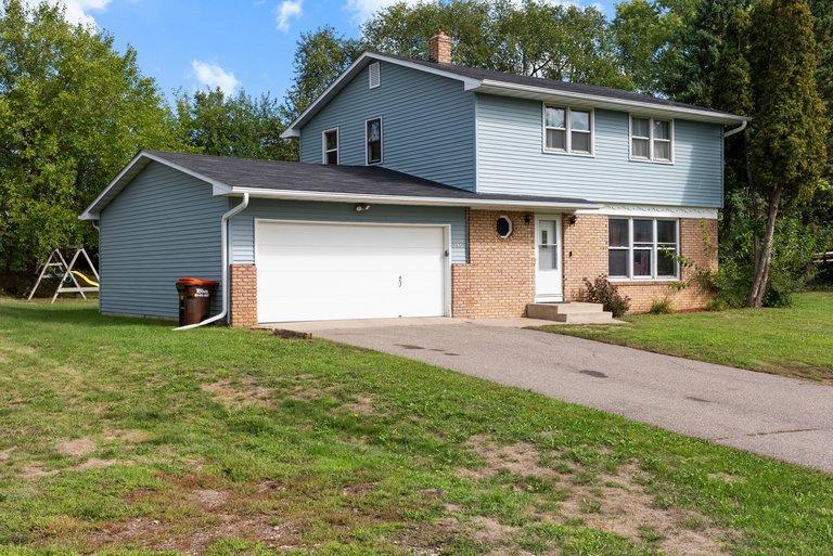 395 Kingston Ave, Maplewood, MN 55117