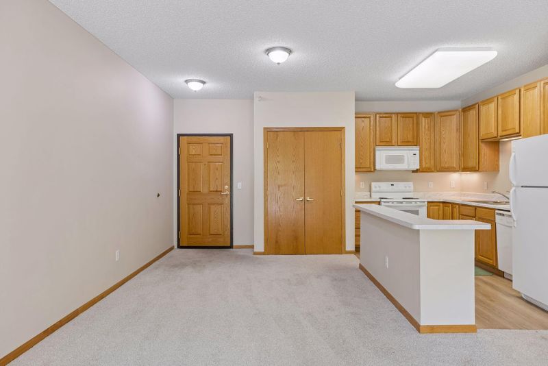 4824 E 53rd St #307, Minneapolis, MN 55417