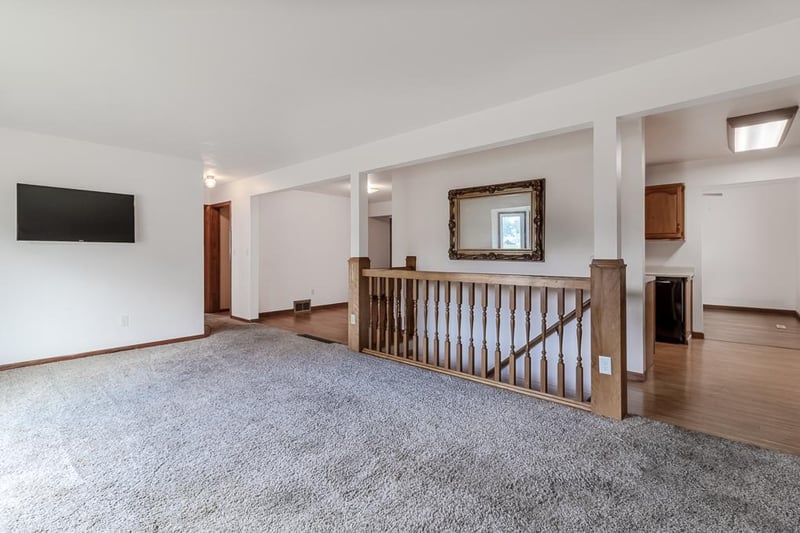 100 Meadow Ln, Mankato, MN 56001