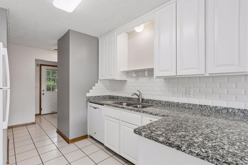 8605 Maplebrook Pw N, Brooklyn Park, MN 55445
