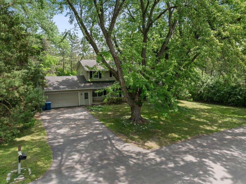 355 Margaret Cir, Wayzata, MN 55391