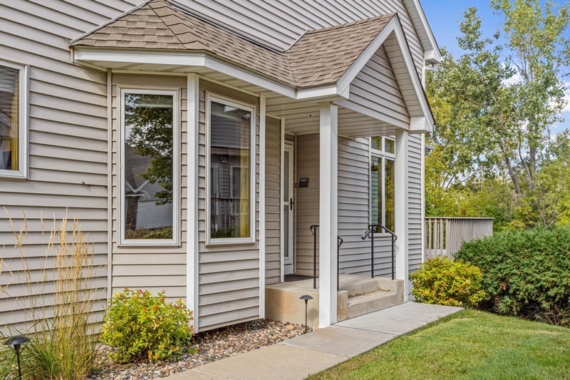 1067 Westcliff Curve, Shoreview, MN 55126