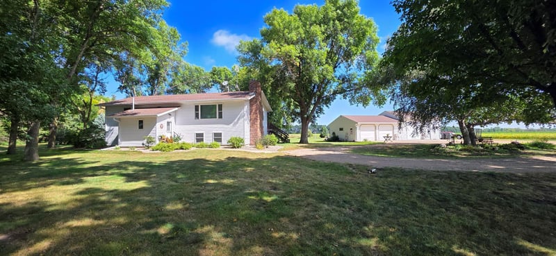 30977 350th St, Redwood Falls, MN 56283