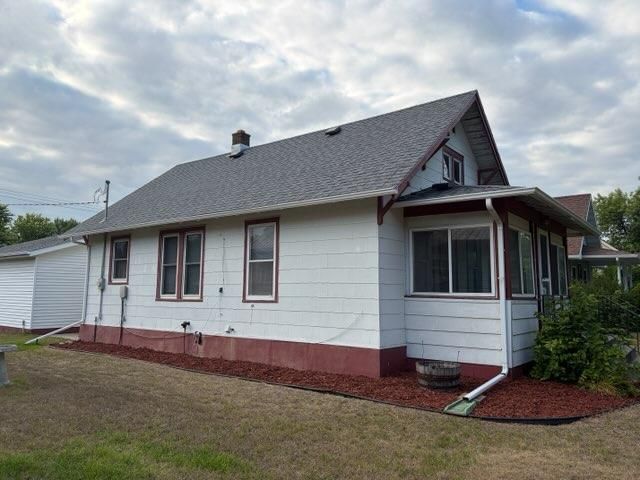 209 6th St SE, Barnesville, MN 56514