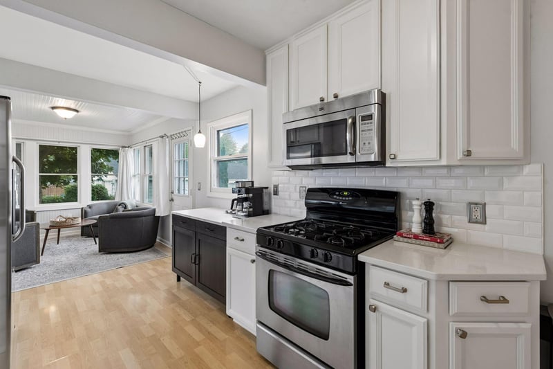 4237 Abbott Ave N, Robbinsdale, MN 55422