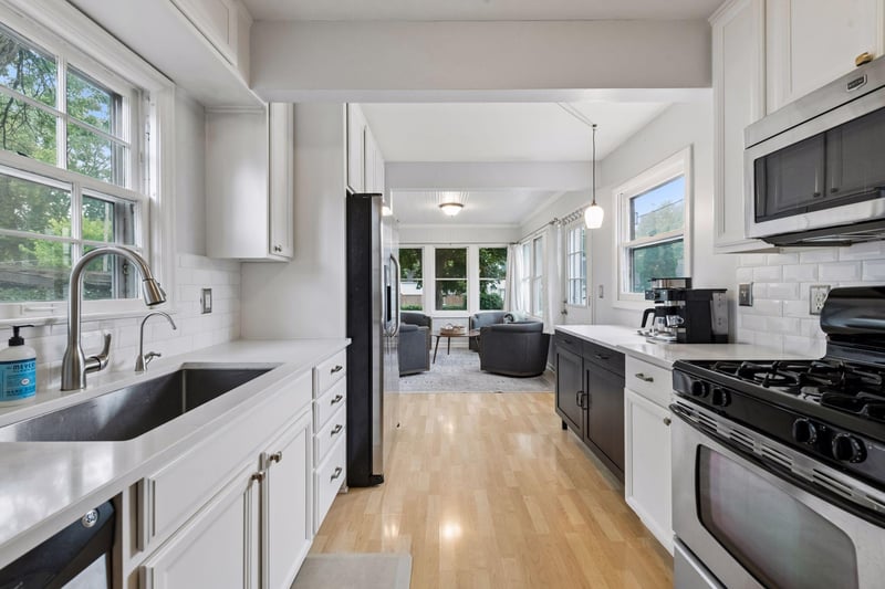 4237 Abbott Ave N, Robbinsdale, MN 55422