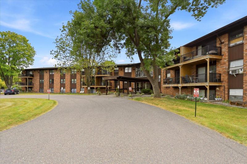 10113 W 34th St #216, Minnetonka, MN 55305