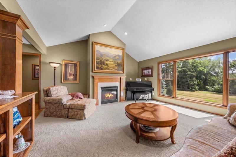9779 Wedgewood Cir, Woodbury, MN 55125