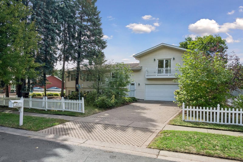 9625 103rd Ave N, Maple Grove, MN 55369