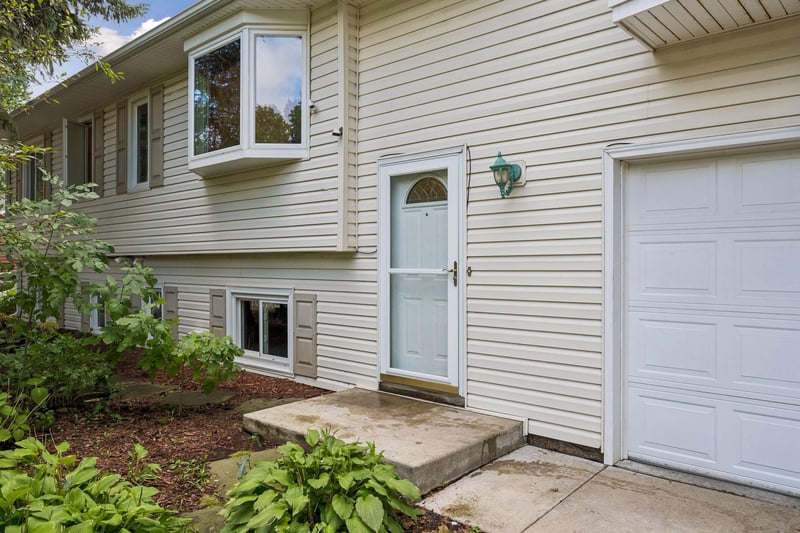 9625 103rd Ave N, Maple Grove, MN 55369