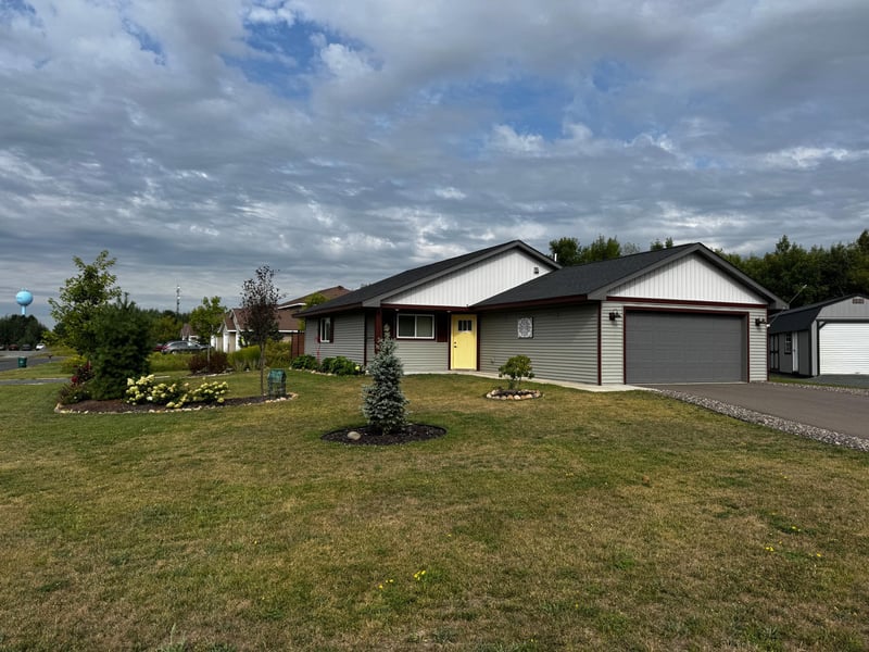1302 Greentree Dr, Saint Croix Falls, WI 54024