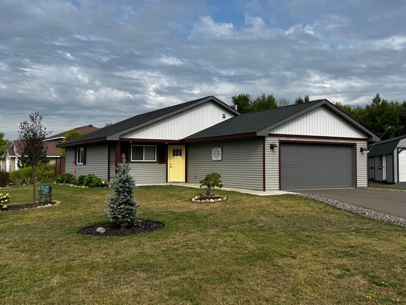 1302 Greentree Dr, Saint Croix Falls, WI 54024