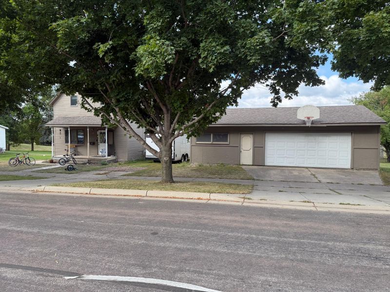 1011 4th Ave, Madison, MN 56256