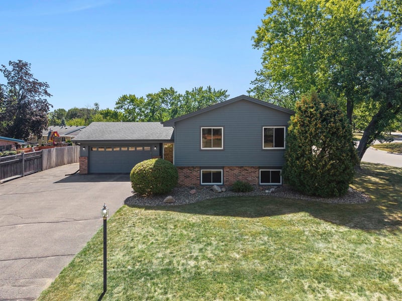 801 E 102nd St, Bloomington, MN 55420