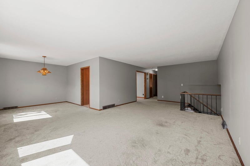 801 E 102nd St, Bloomington, MN 55420