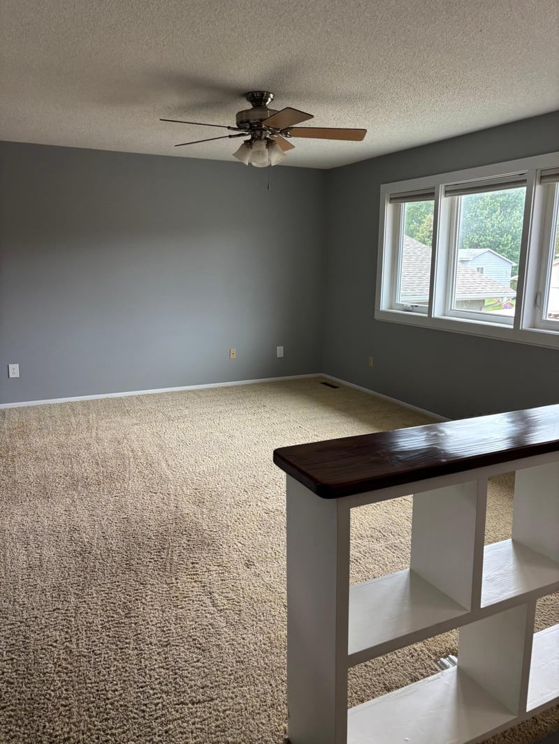 7101 Upper 17th St N, Oakdale, MN 55128