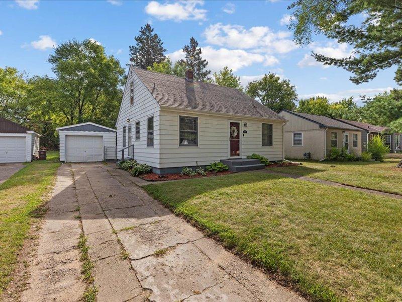 1309 S 7th St, Brainerd, MN 56401