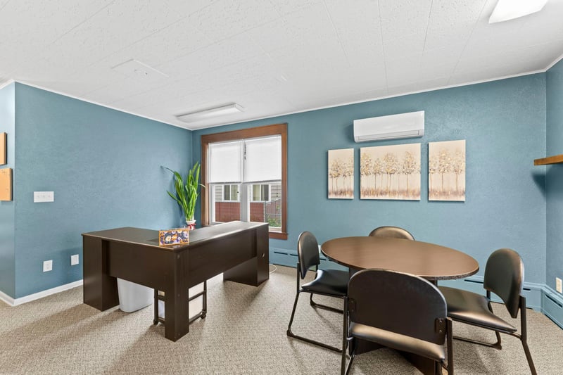 310 Ashland St S, Cambridge, MN 55008