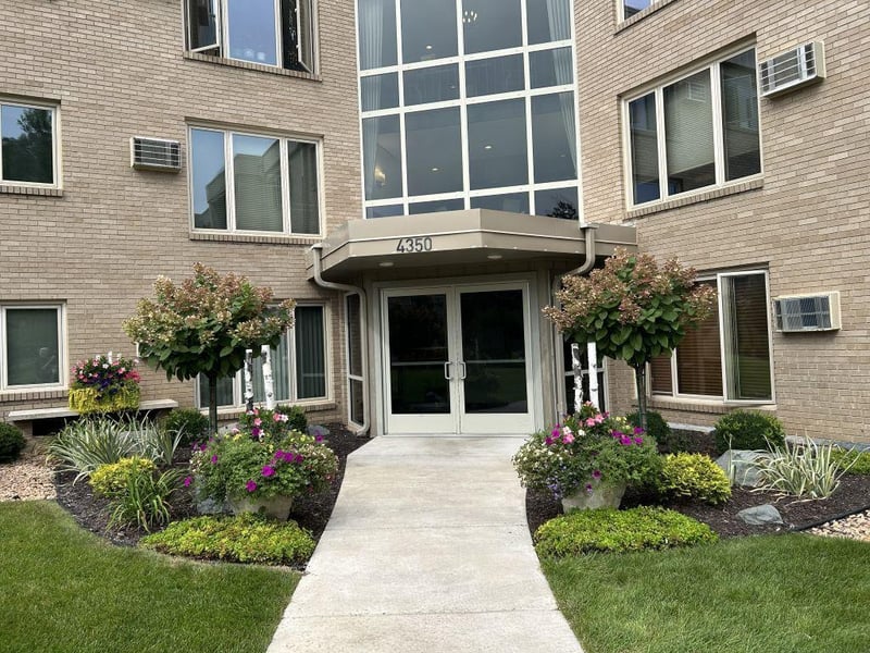 4350 Brookside Ct #115, Edina, MN 55436