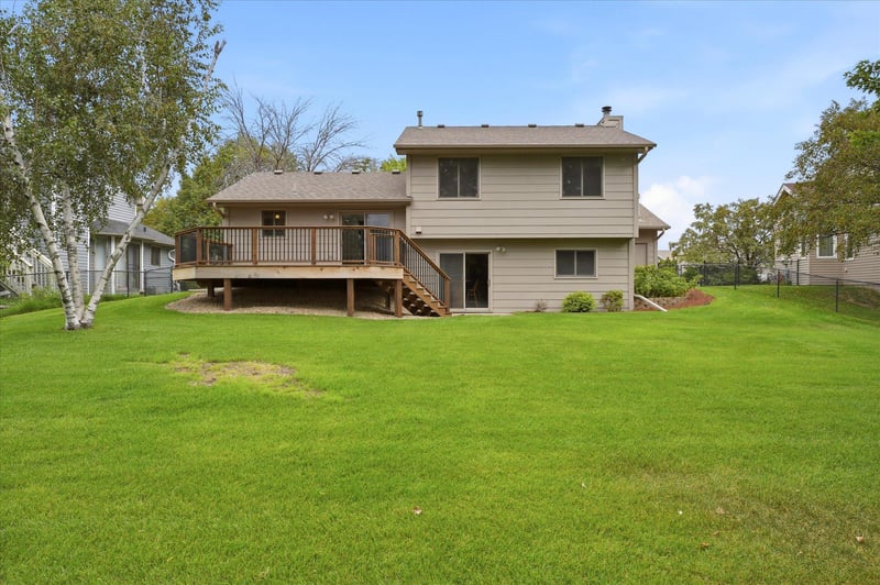 9225 Queens Gardens, Brooklyn Park, MN 55443