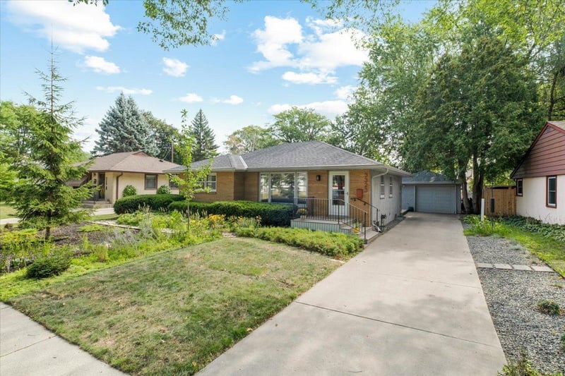 3323 Arthur St NE, Minneapolis, MN 55418