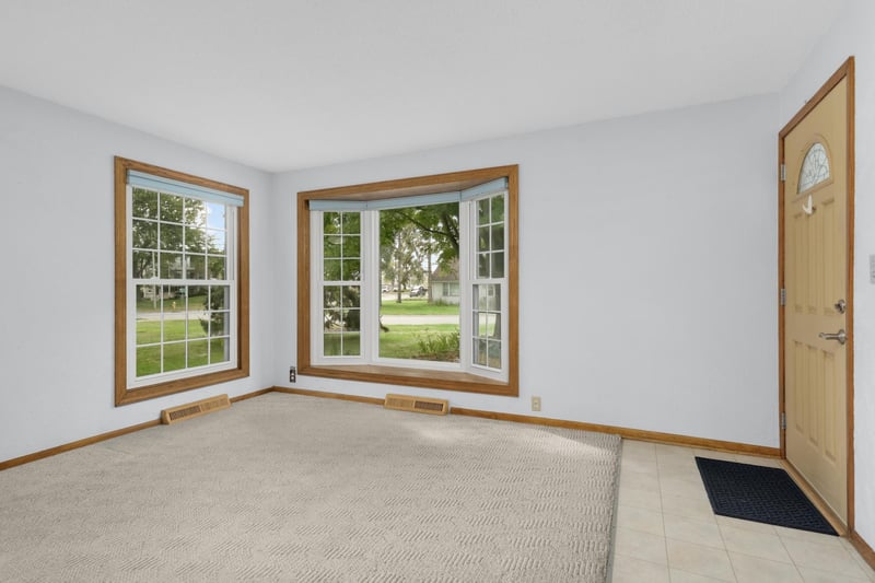 1784 Dunlap St N, Roseville, MN 55113