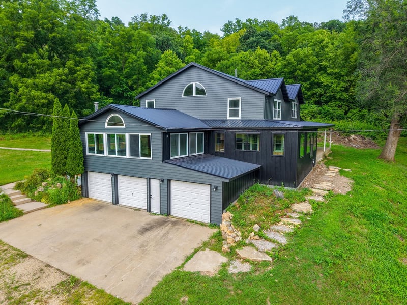 40266 608th St, Zumbro Falls, MN 55991