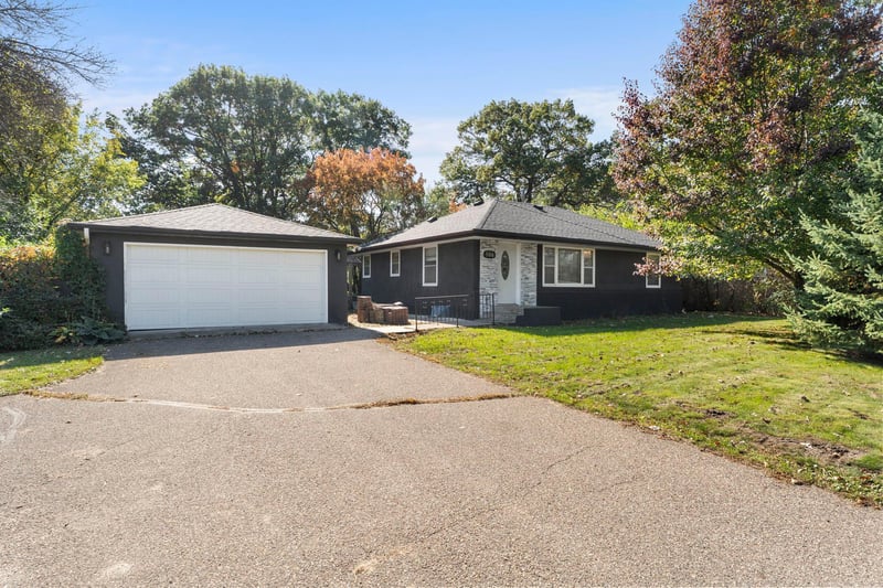 806 89th Ave NE, Blaine, MN 55434