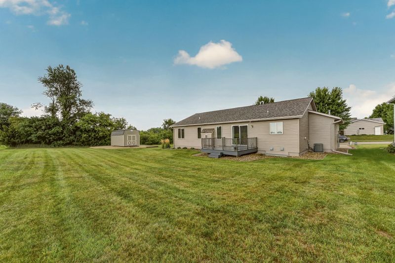 905 22nd St NE, Kasson, MN 55944