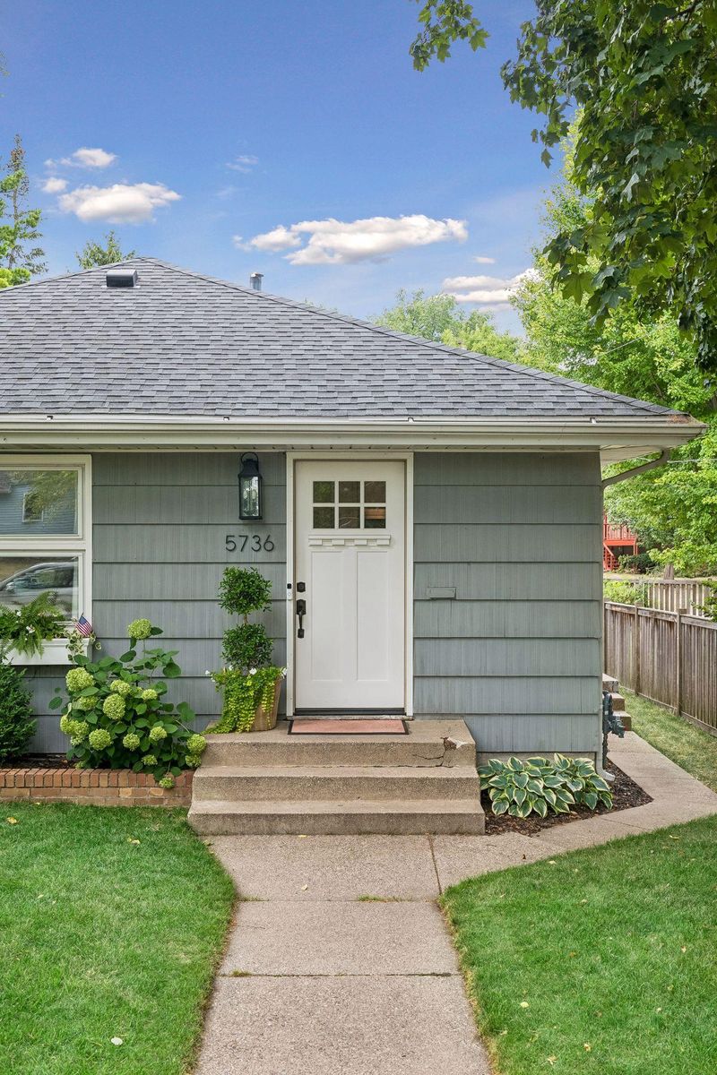 5736 Sheridan Ave S, Minneapolis, MN 55410