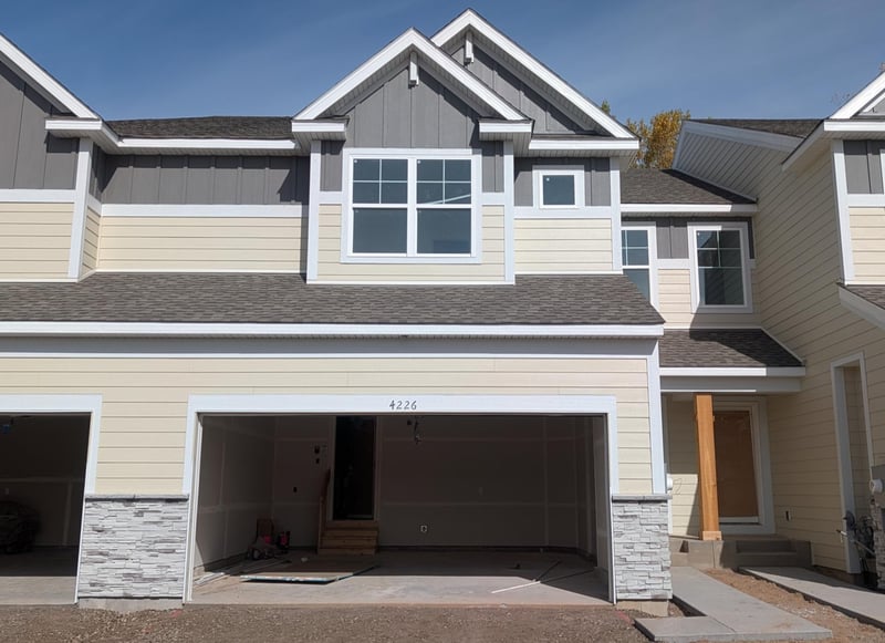 4226 Hayward Ave N, Oakdale, MN 55128