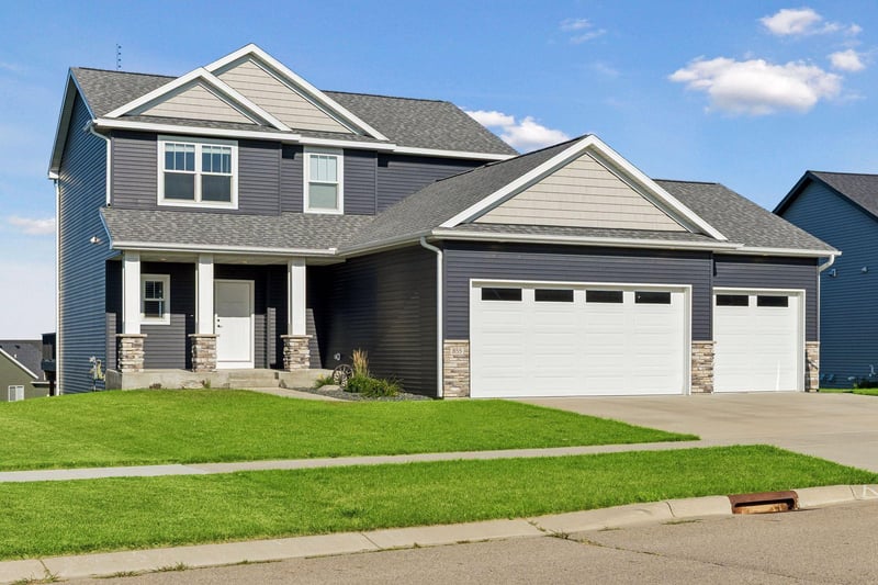 855 Towne Dr NE, Byron, MN 55920