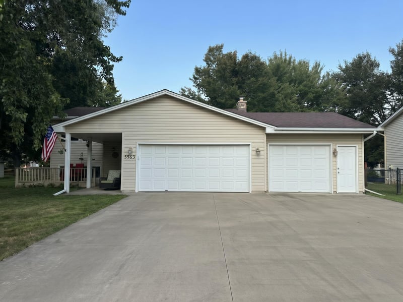 5563 Asbury St, Shoreview, MN 55126