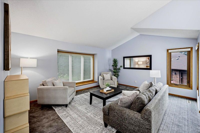 1000 April Pl, Burnsville, MN 55306