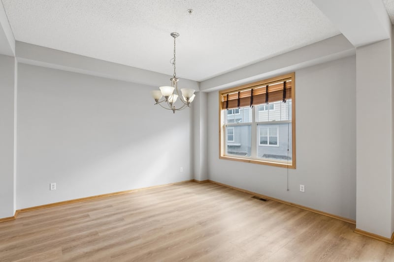 1662 Village Trl E #3, Maplewood, MN 55109