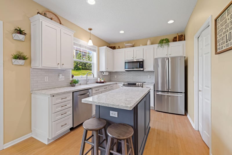 14124 55th Ave N, Plymouth, MN 55446