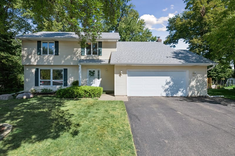 7840 W 100th St, Bloomington, MN 55438