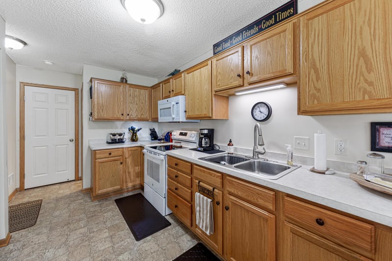 520 French Ln, Dundas, MN 55019