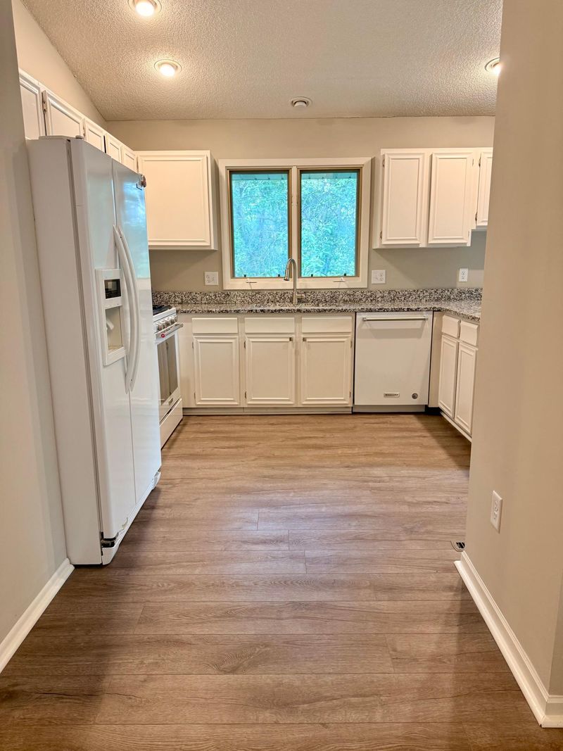5224 Seabury Rd, Mound, MN 55364