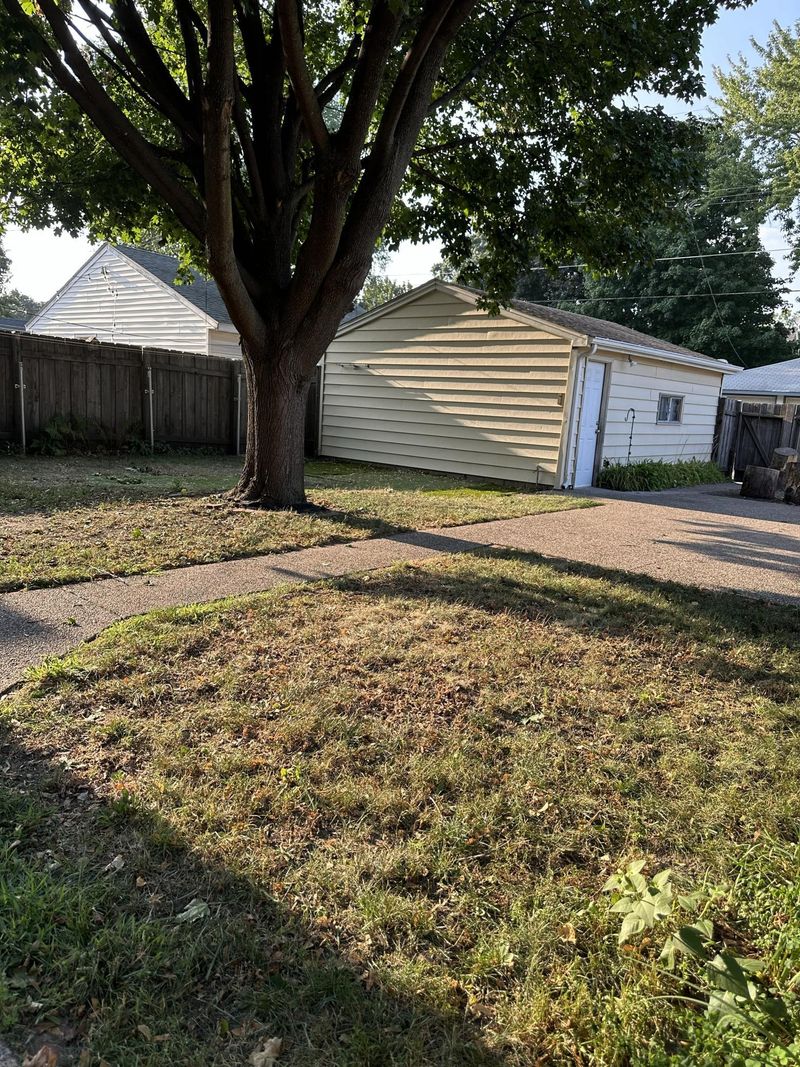 823 Juno Ave, Saint Paul, MN 55102